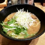 俺の創作らぁめん 極や 神田 神保町店的實拍圖