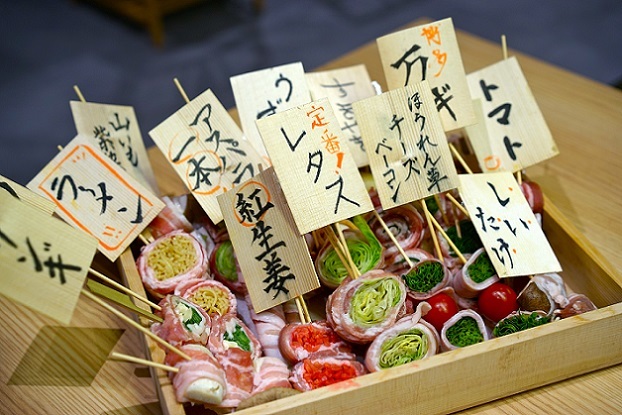 野菜巻き串どげんね 品川店的实拍图