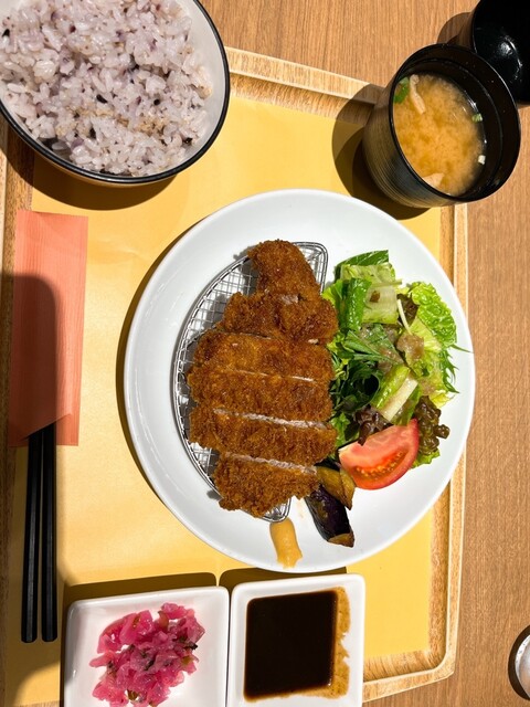 ロイヤルホスト 天神西通り店的实拍高清图