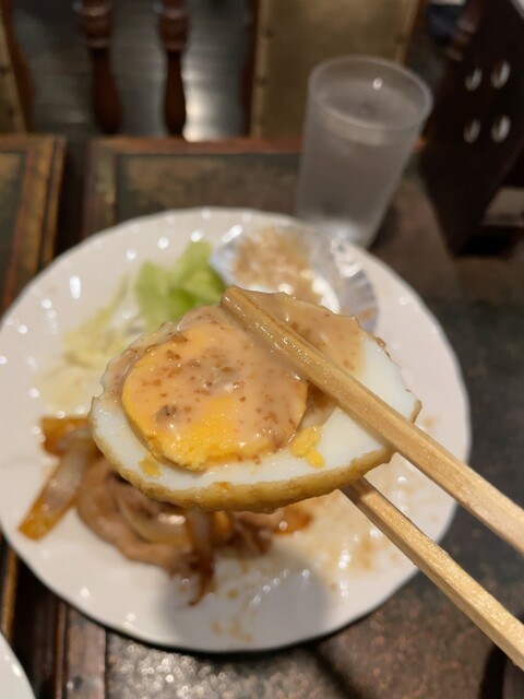 カフェ 泥人形的实拍高清图