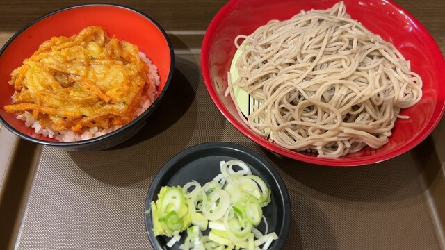 名代 富士そば 新宿都庁店的實拍高清圖