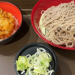 名代 富士そば 新宿都庁店的實拍圖