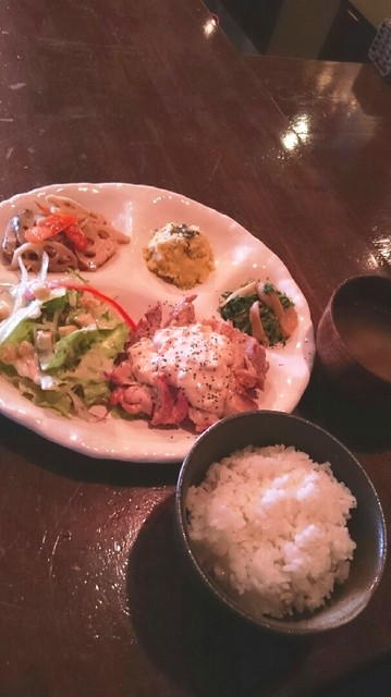 Foods and shotbar Hide-out的實拍高清圖