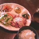 Foods and shotbar Hide-out的實拍圖