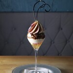 recommendations for 夜パフェ専門店パフェテリア　ベル