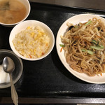 上海厨房　 東口店的实拍图