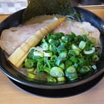 濃厚らーめん 驚麺屋的实拍图