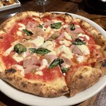 Pizzeria Bar Trico 新橋本店的实拍图