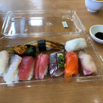 湾岸市場的實拍圖