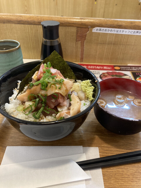 銀八丼 東大赤門前店的实拍高清图