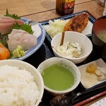 磯丸水産 池袋サンシャイン通り店的实拍图