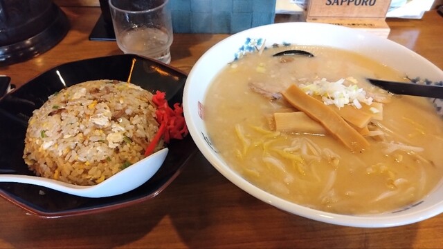 ラーメンの王道 北浜商店 金堀店的实拍高清图