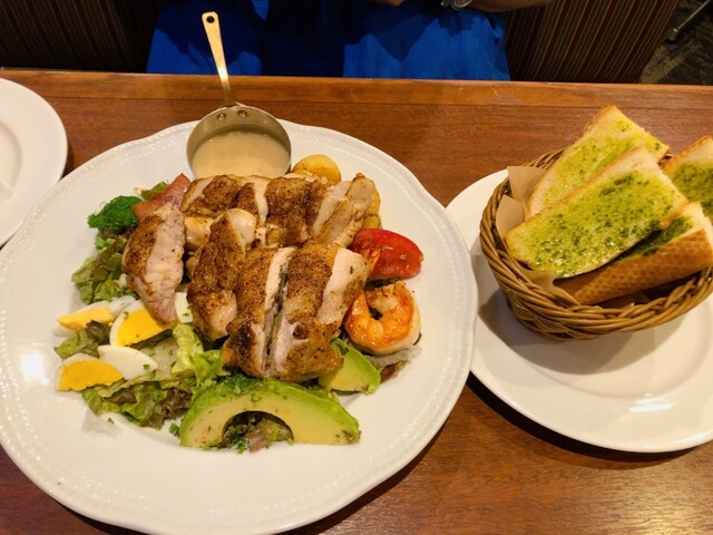 ロイヤルホスト 東新宿駅前店的實拍高清圖