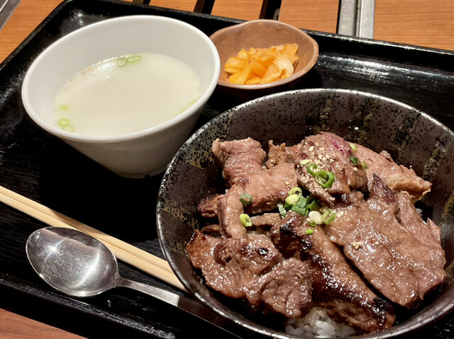 焼肉家 KAZU 神楽坂的实拍高清图