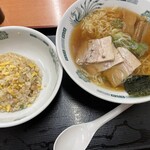 日高屋 浅草橋店的實拍圖