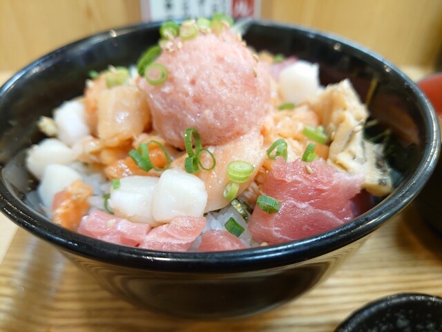 銀八丼 東大赤門前店的实拍高清图