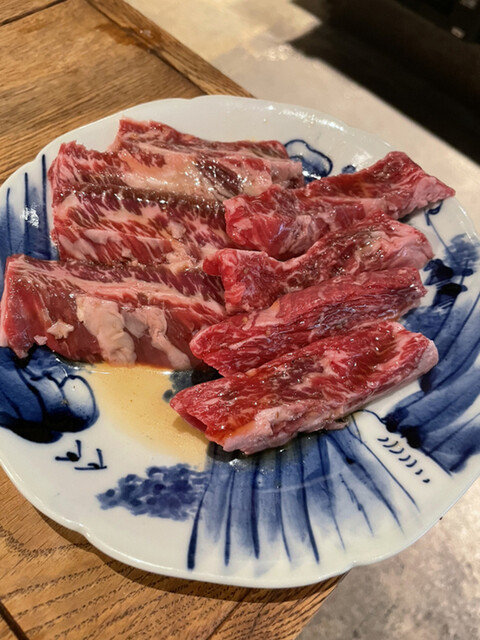 日本酒と焼肉 吉岡太一的实拍高清图