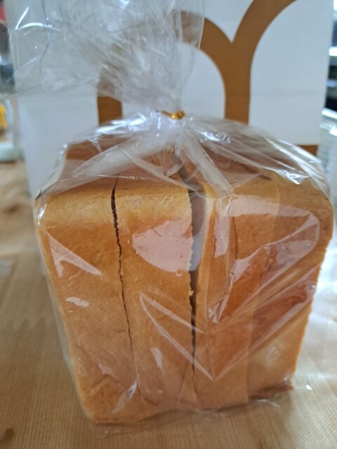 MILK IN BREAD的实拍高清图