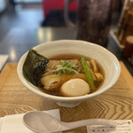 サッポロ ラーメン ハチ的实拍图