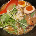 俺の創作らぁめん 極や 神田 神保町店的實拍圖