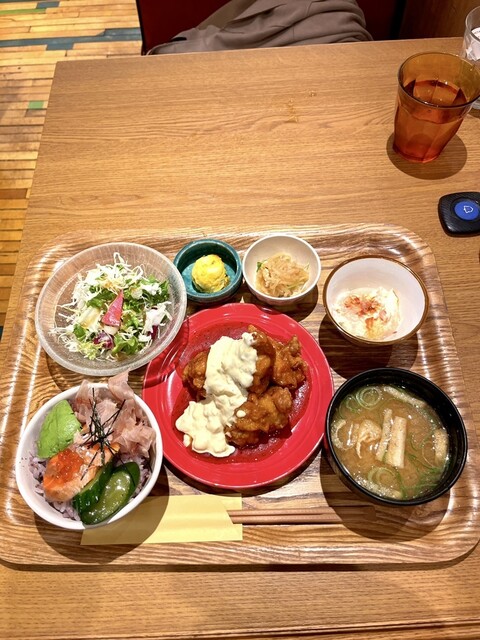 梅田 阪急三番街 リバーカフェ的实拍高清图