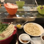 回転火鍋 なべ丸 上野本店的實拍圖