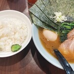 横浜家系らーめん侍 渋谷本店的實拍圖