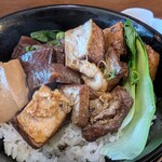 角煮丼屋くろしろ端なれ的實拍圖