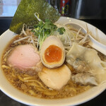 鶏そば・ラーメン Tonari的實拍圖