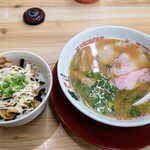 ラーメン横綱 吉祥院本店的实拍图