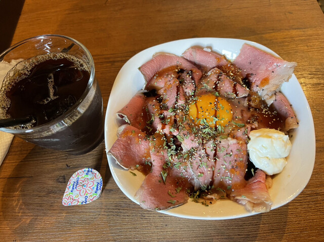 Kalm Cafe&Bar的实拍高清图