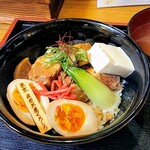 角煮丼屋くろしろ端なれ的實拍圖