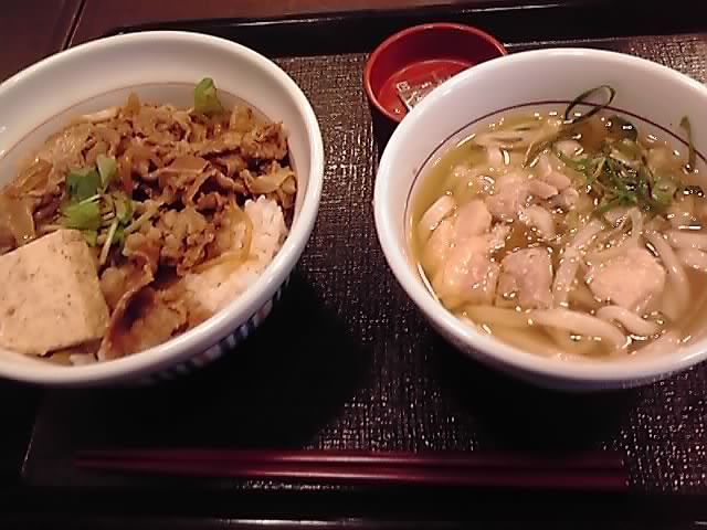 なか卯 北野白梅町店的实拍图