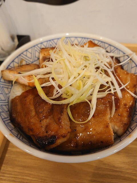 元祖豚丼屋 TONTON 船場センタービル10号館店的实拍高清图