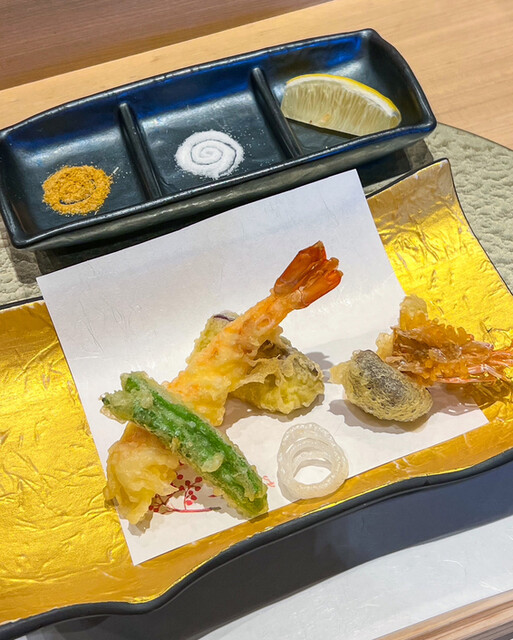 梅田 鮨 よこ田的實拍高清圖