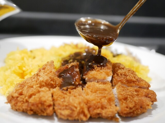 recommendations image for 旨さと辛さがここちよい黒カレー 萬栄カレー