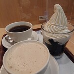 BOOK COMPASS Cafe エキュート東京店的实拍图
