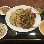 東和酒場的實拍圖