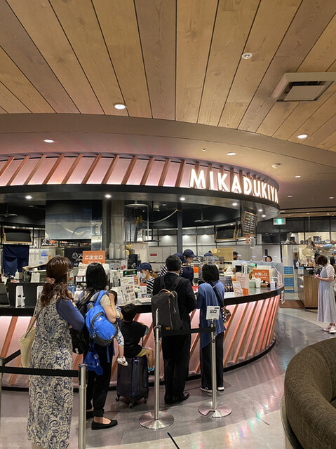 recommendations image for 三日月屋 CAFE 福岡空港店