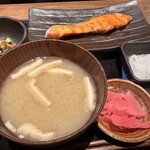 炭火焼干物定食 しんぱち食堂 エミオ田無店的實拍圖