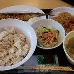 監獄食堂的實拍圖