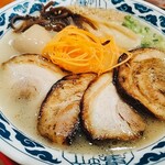九州らーめん亀王 難波ＮＧＫ前店的實拍圖