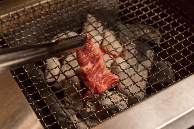 炭火焼肉ながとや的实拍高清图