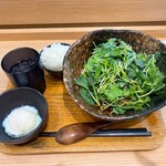 汁なし担担麺専門 キング軒 銀座出張所的实拍图