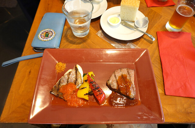 Dining & Bar LAVAROCK的實拍高清圖