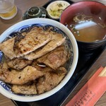 炭火焼豚丼 七凛茶屋坊ず的实拍图