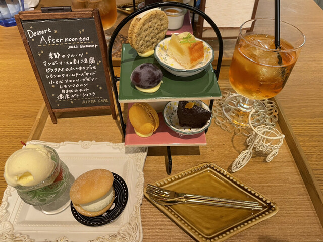 梅田 阪急三番街 リバーカフェ的实拍高清图