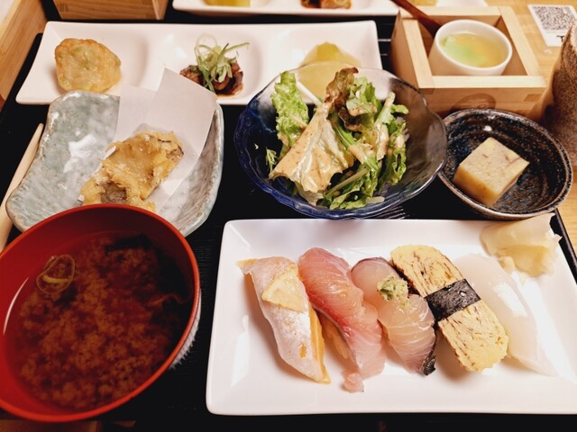 鮨とSAKE 茶屋町Marry的實拍高清圖