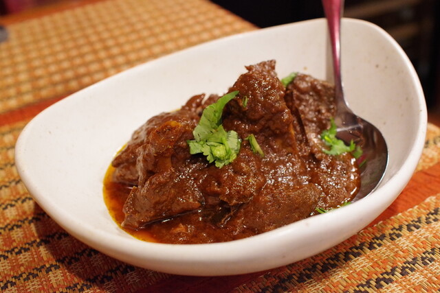 ベンガル料理プージャー的实拍高清图