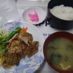 札幌市役所本庁舎食堂的实拍图